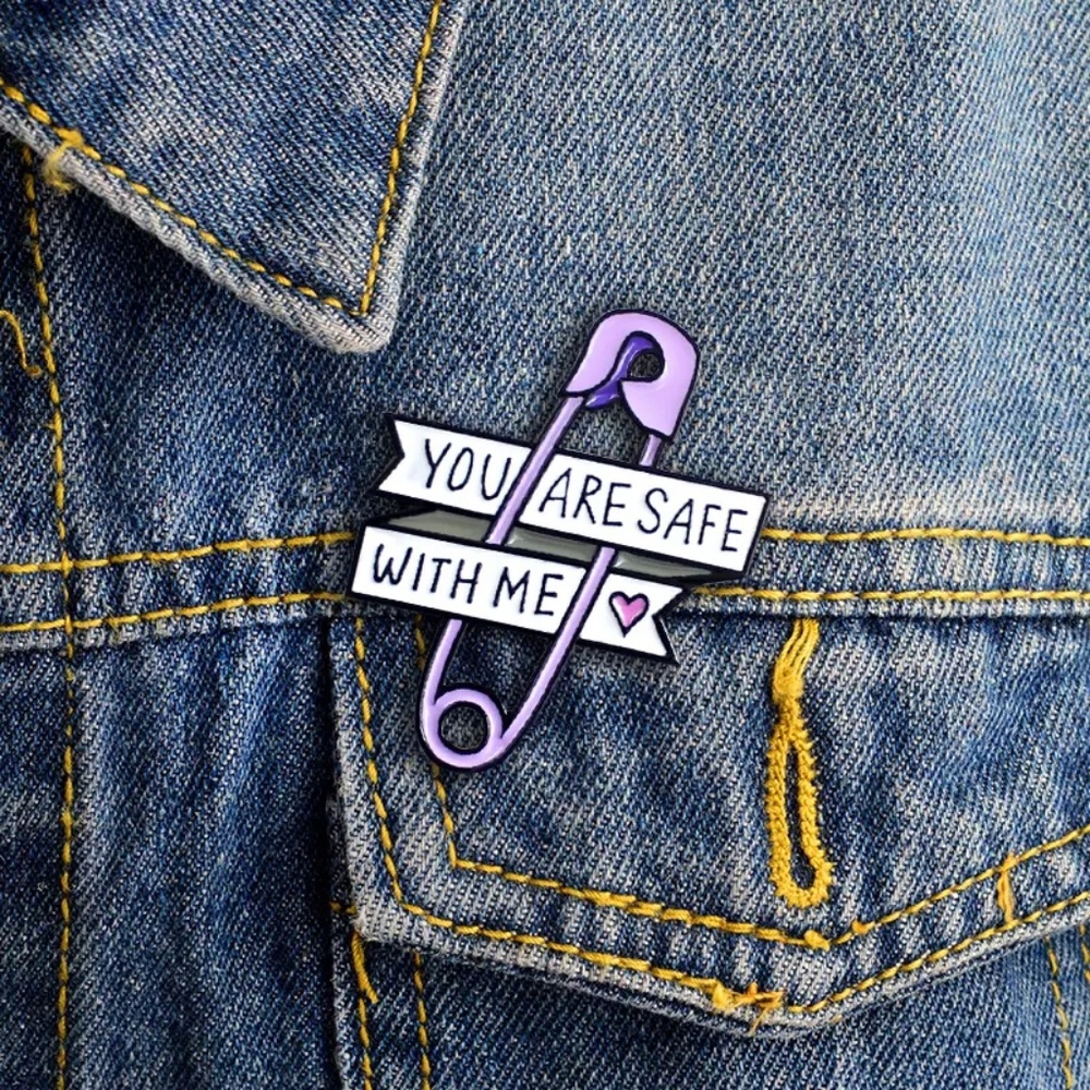 Lapel pin
